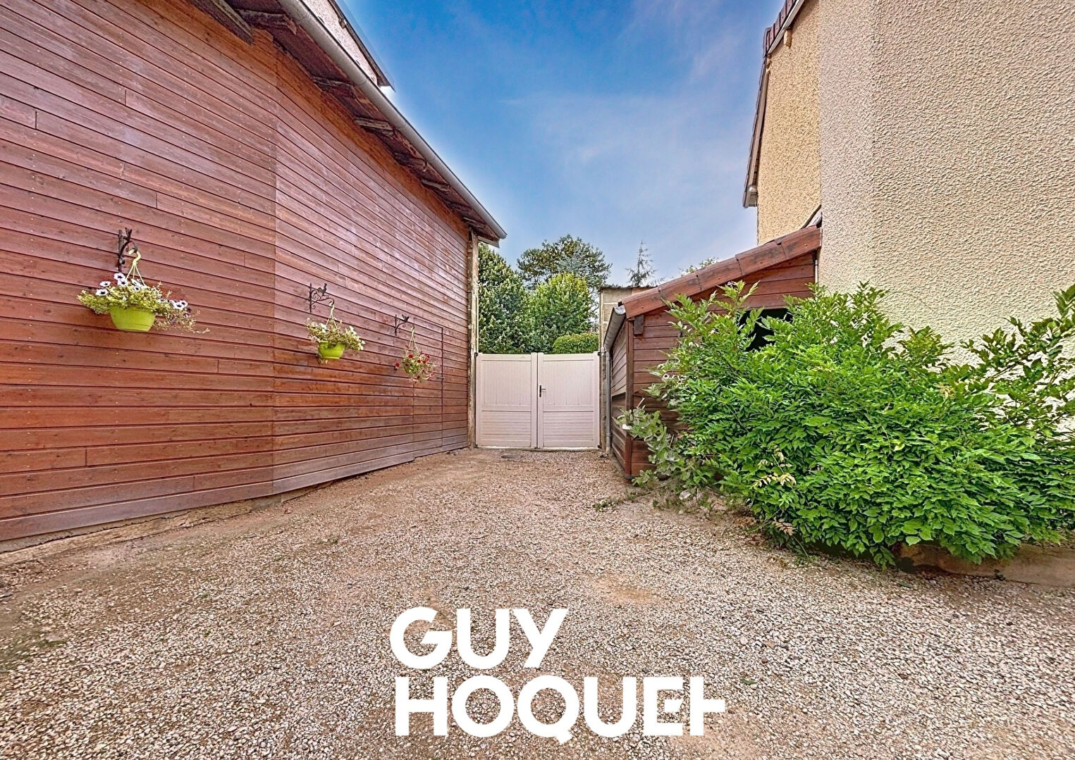 Jolie Maison de village au Coeur du Mâconnais - 71960 PIERRECLOS