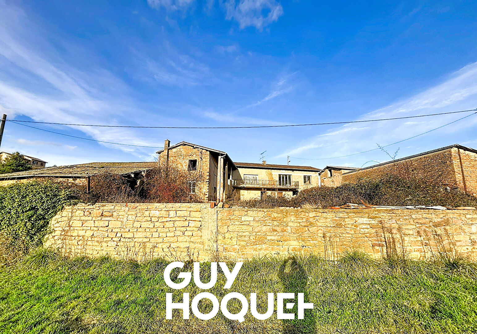 Maison en Pierre avec Dépendances et Vue - 71570 SAINT VERAND