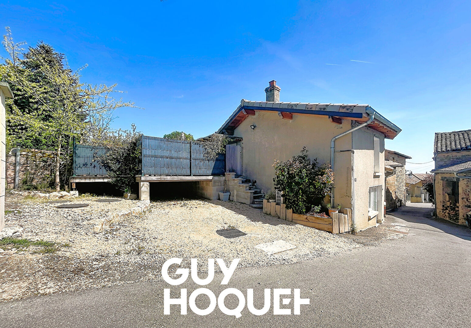 Maison en Pierre 2 Chs + Bureau + Terrasse et Cour - 71570 PRUZILLY