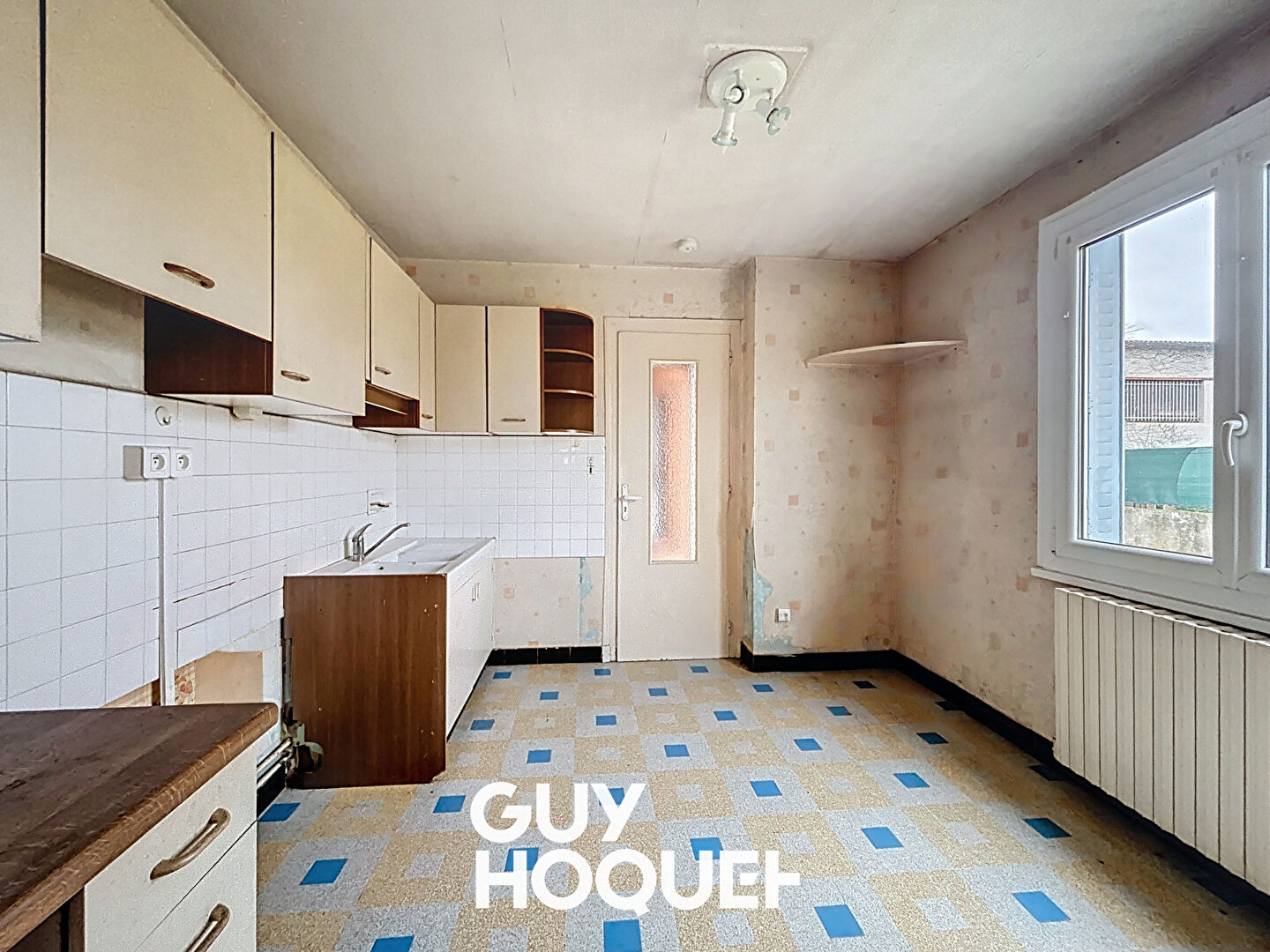 Maison  4 pièces 96.08 m2 / Fort potentiel / Maison de plain-pied / dépendances / 1 500 m² de terrain