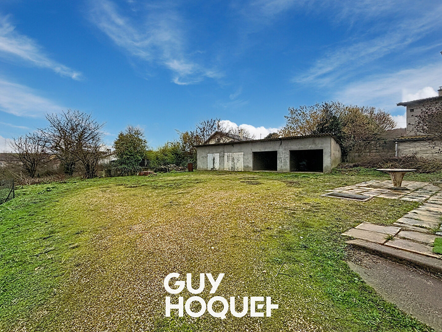 Maison  4 pièces 96.08 m2 / Fort potentiel / Maison de plain-pied / dépendances / 1 500 m² de terrain
