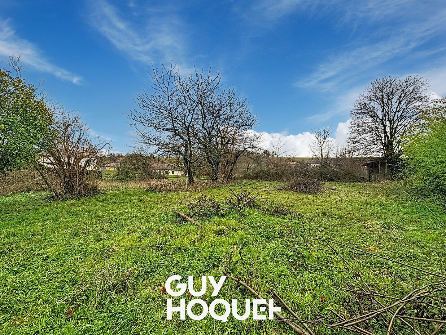 Maison  4 pièces 96.08 m2 / Fort potentiel / Maison de plain-pied / dépendances / 1 500 m² de terrain