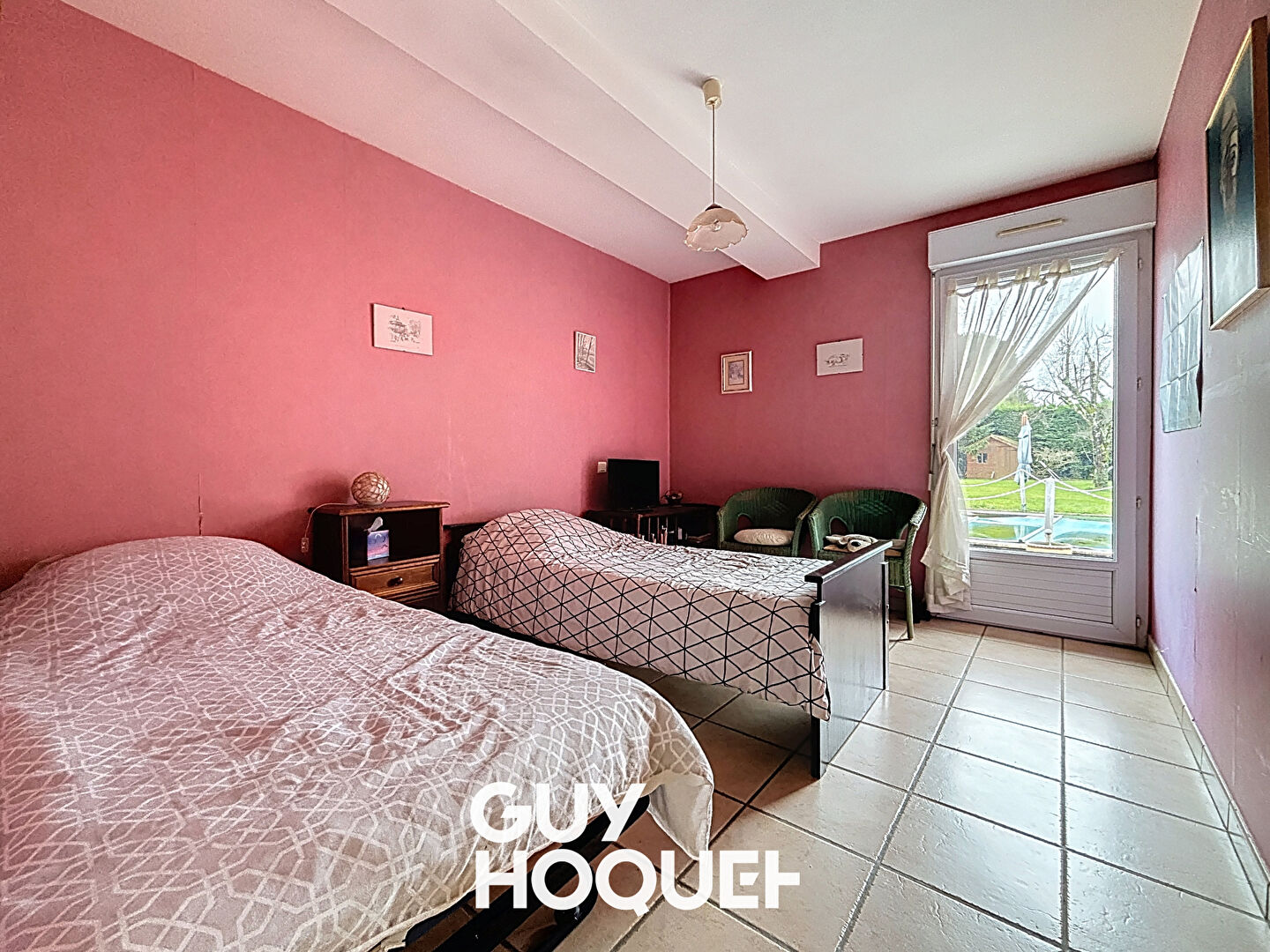 Maison Charbonnieres -141.20 m2 - Joli terrain - dépendance