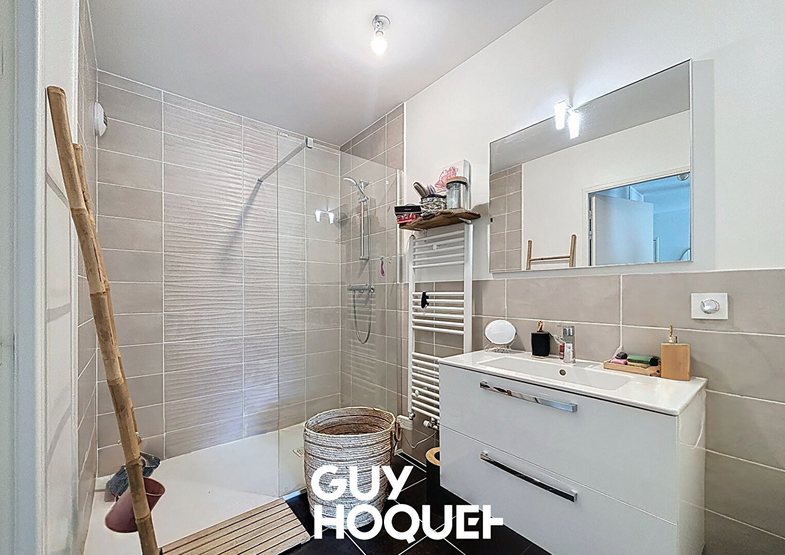 Appartement T2 lumineux avec Balcon, Parking et Garage ? 71960 LA ROCHE VINEUSE