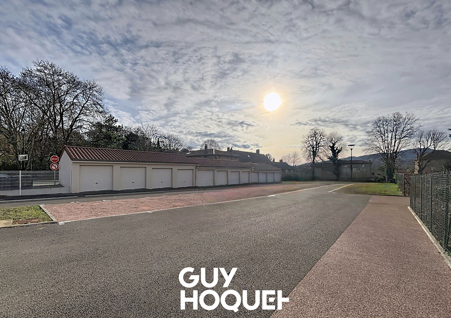 Appartement T2 lumineux avec Balcon, Parking et Garage ? 71960 LA ROCHE VINEUSE