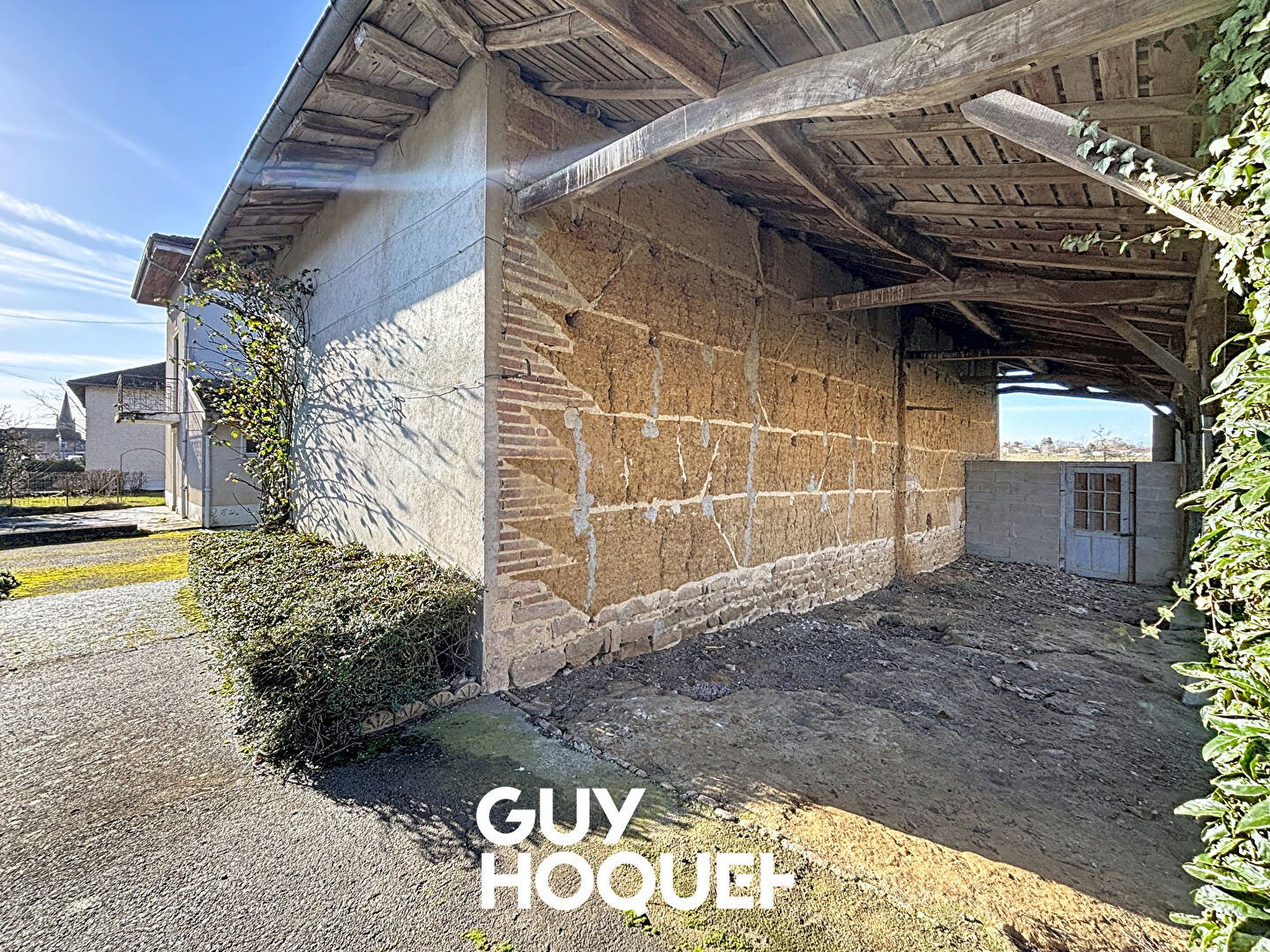 Ferme à Rénover 3 Chs +  Dépendances - 01380 SAINT CYR SUR MENTHON