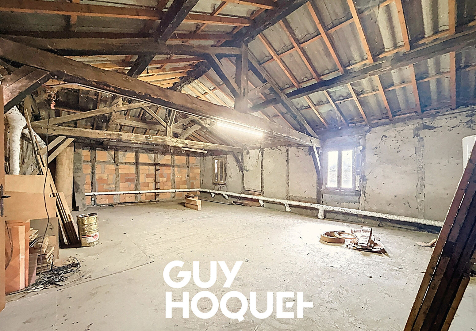 Ferme Bressane 3 Chambres  + Greniers Aménageables + Dépendances et terrain Constructible de 4551 m²