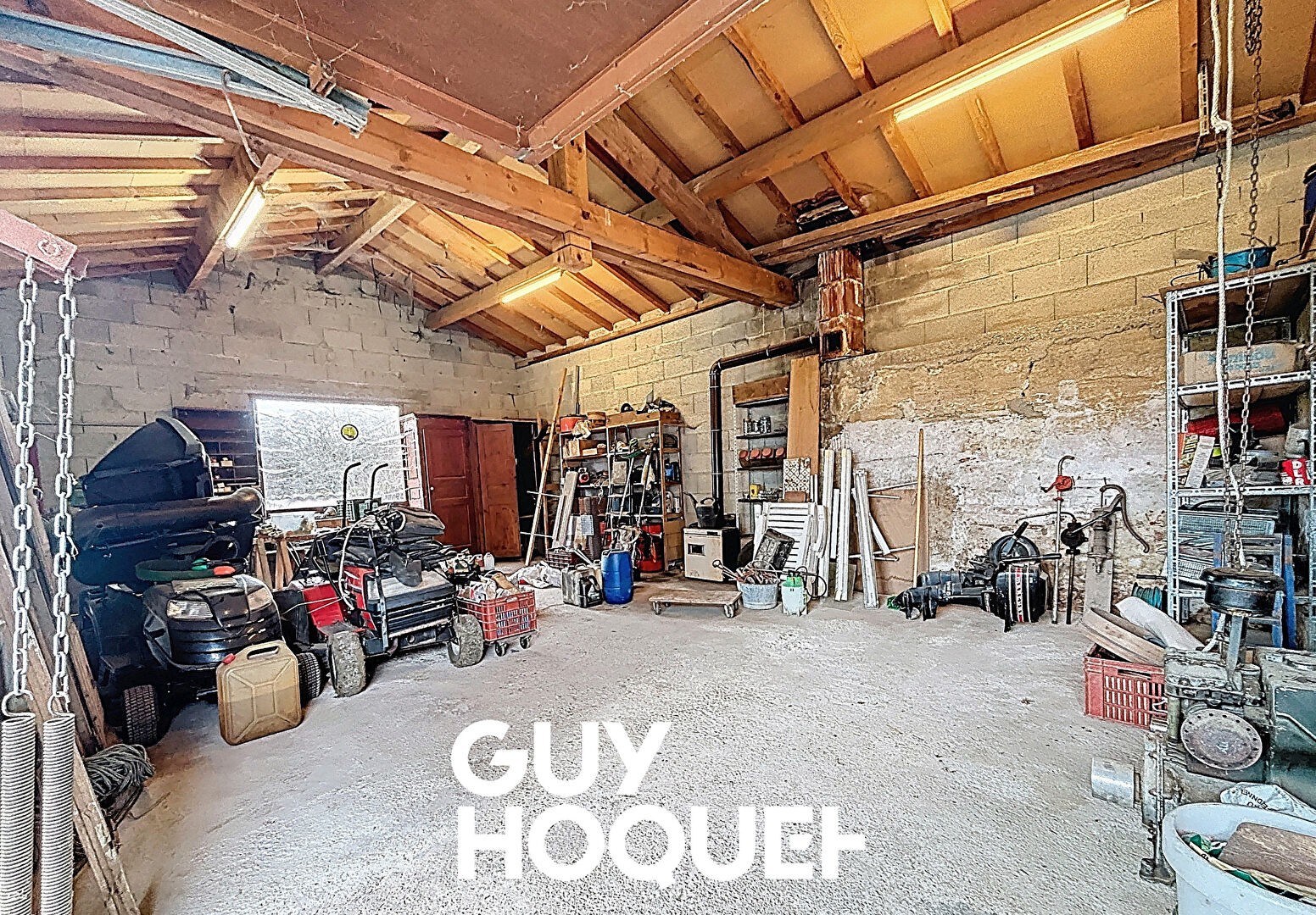 Ferme Bressane 3 Chambres  + Greniers Aménageables + Dépendances et terrain Constructible de 4551 m²