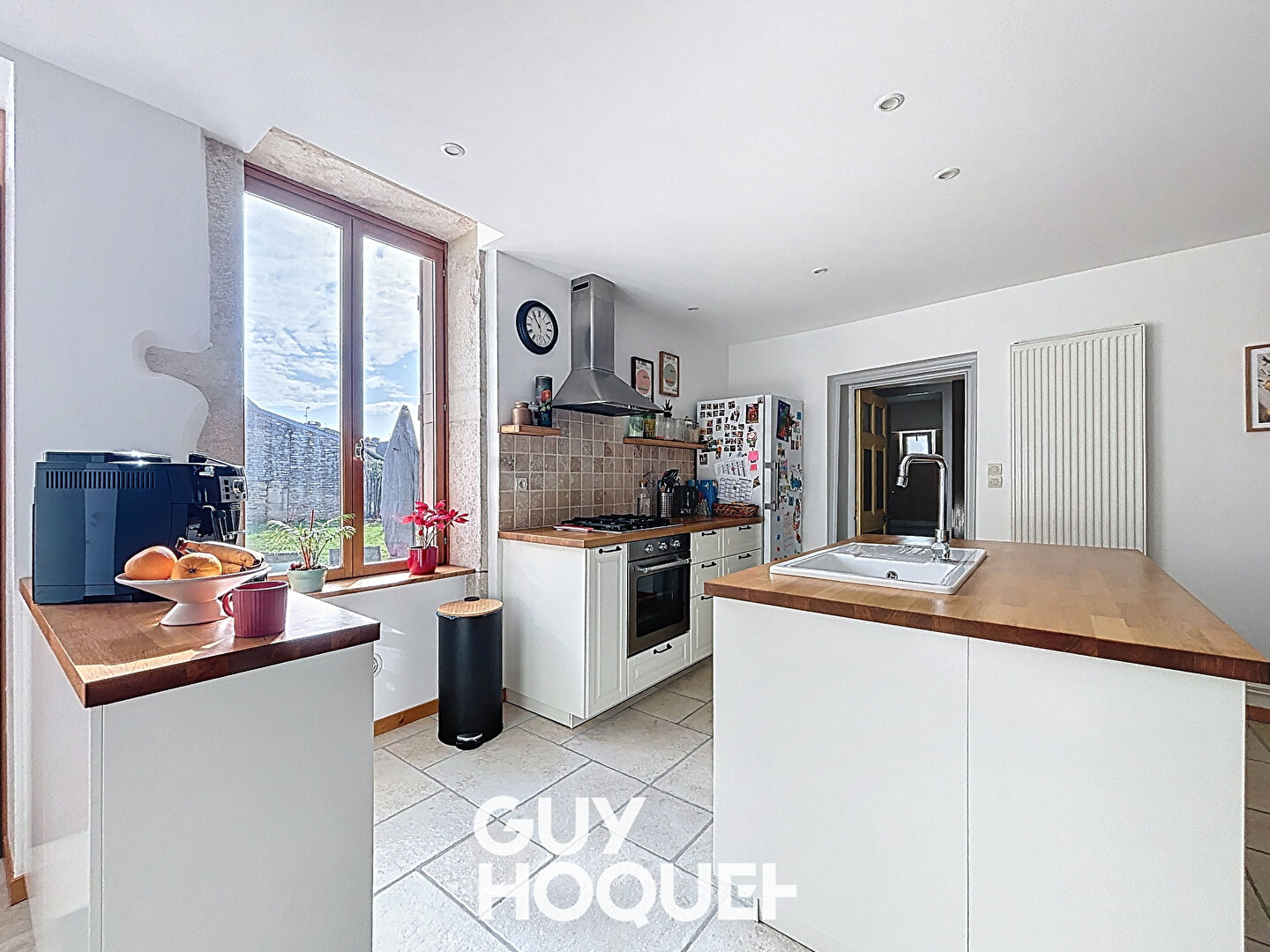 Maison / Charme de l'ancien / Village viticole /  Viré.