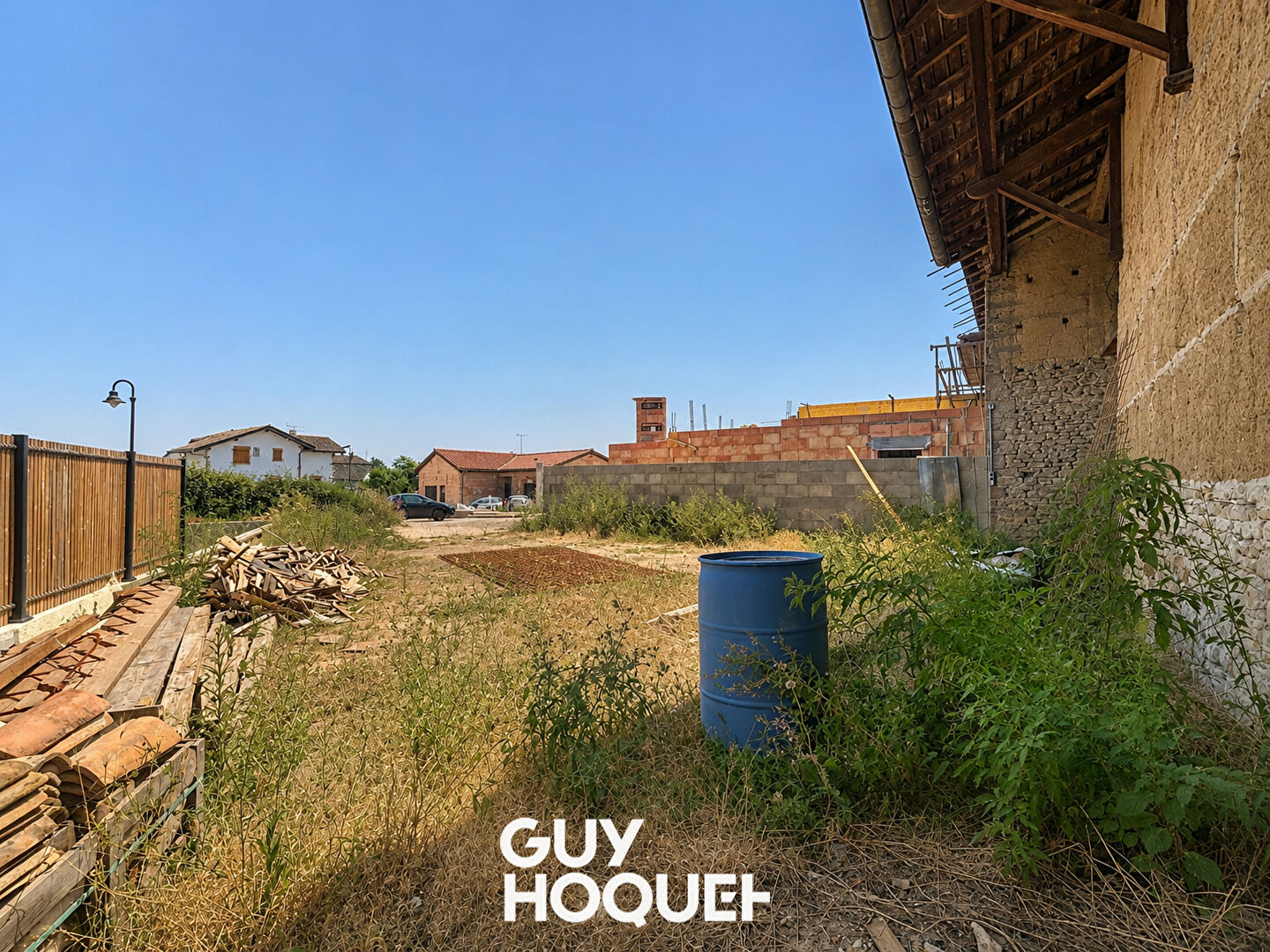 Maison à rénover avec Beau Potentiel sur Terrain 317 m² - 71000 VARENNES-LES-MÂCON