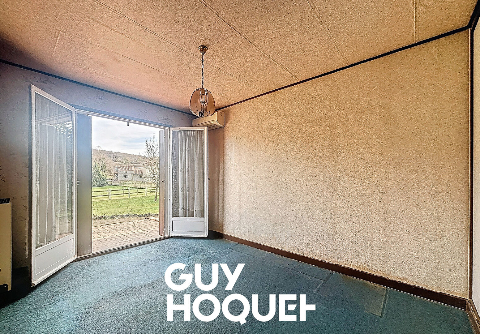 Villa de Plain Pied 4 Chambres + Garage et Terrain Constructible de 2001 m² - 71960 IGE