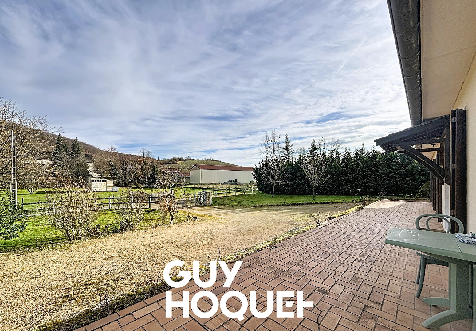 Villa de Plain Pied 4 Chambres + Garage et Terrain Constructible de 2001 m² - 71960 IGE