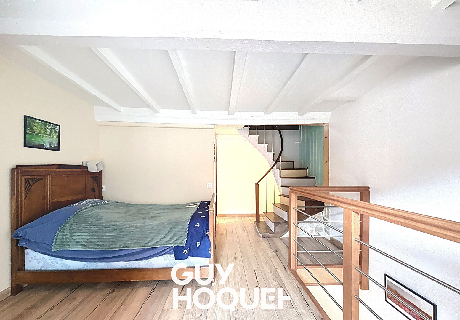 SOUS OFFRE // Maison de village 3 Chs + Bureaux, caves et grand garage