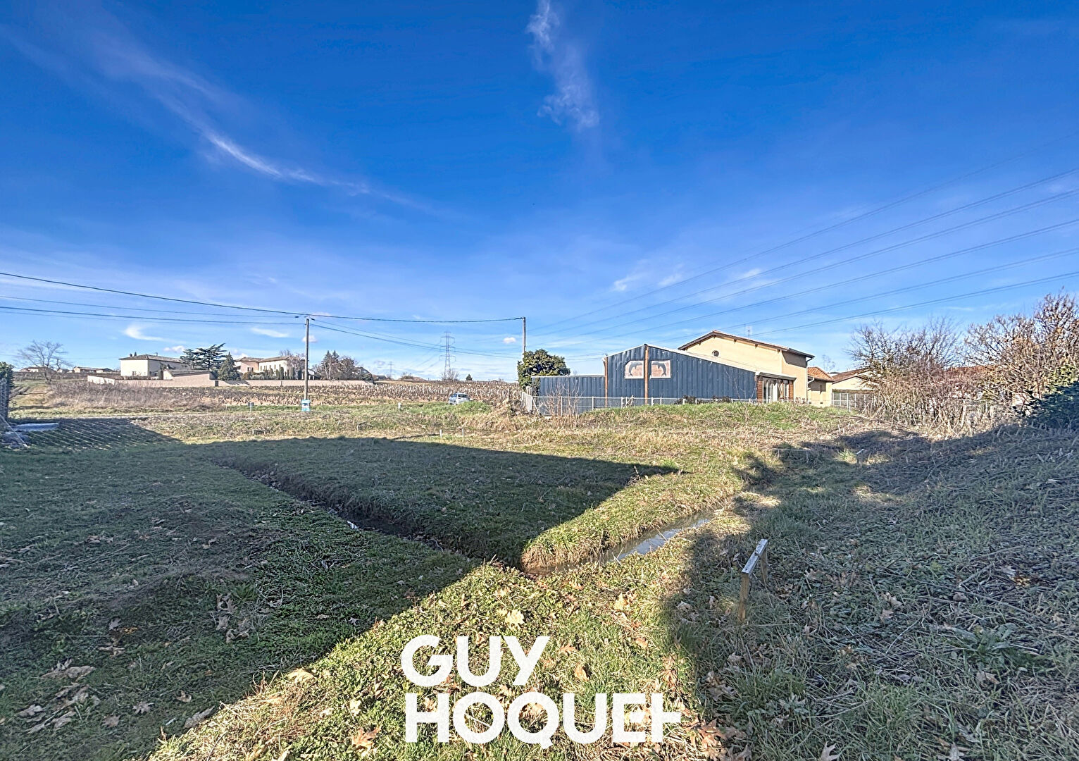 Terrain Constructible de 929m² à LA CHAPELLE DE GUNCHAY