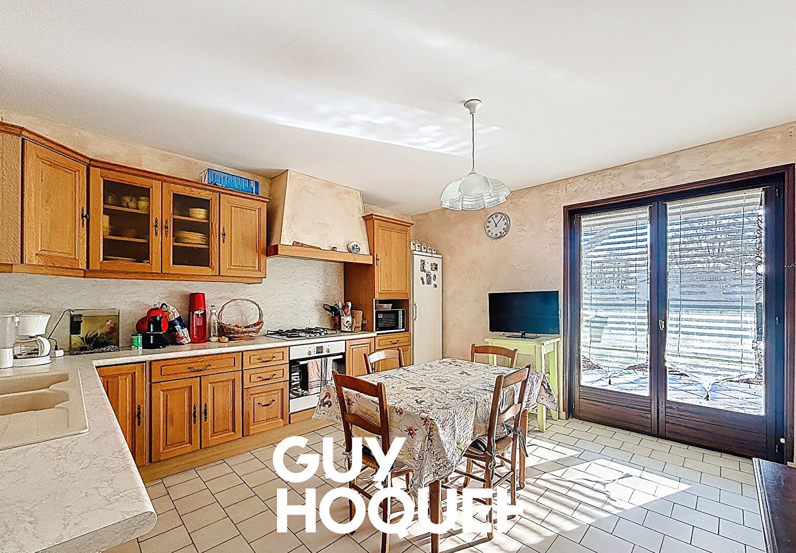 Charmante Maison 4 Chambres + Garage et Terrain Constructible de 1526 m² environ - 71570 LA CHAPELLE DE GUINCHAY