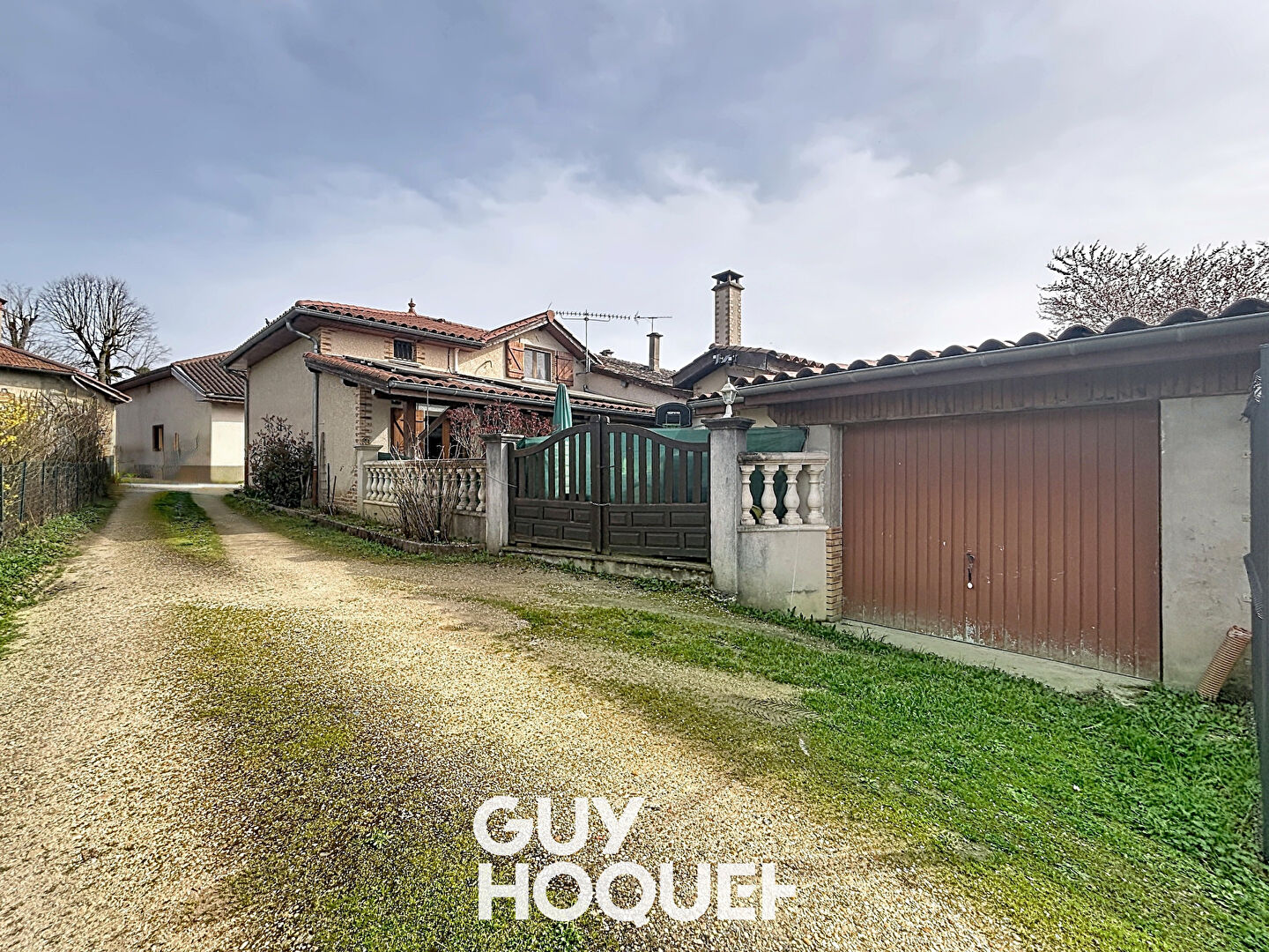 Charmante Maison sur 2 niveaux,  3 Chambres, GGE - 01290 BIZIAT