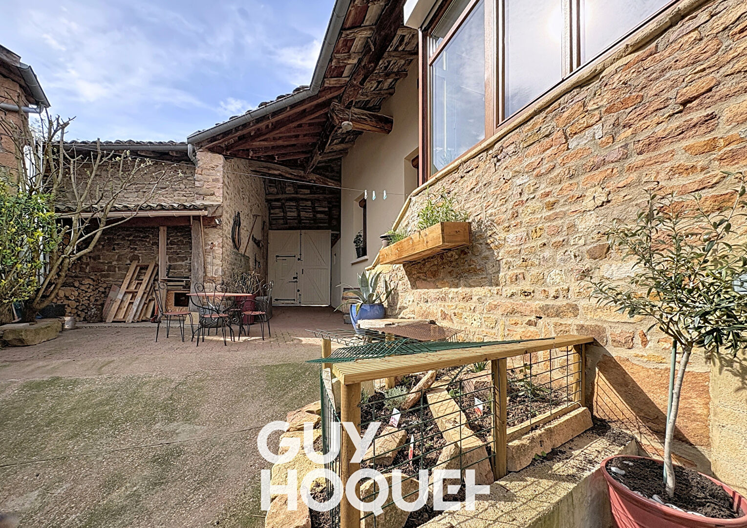 Maison de Village 1Grde Chbre + Dépendances - 71570 LEYNES