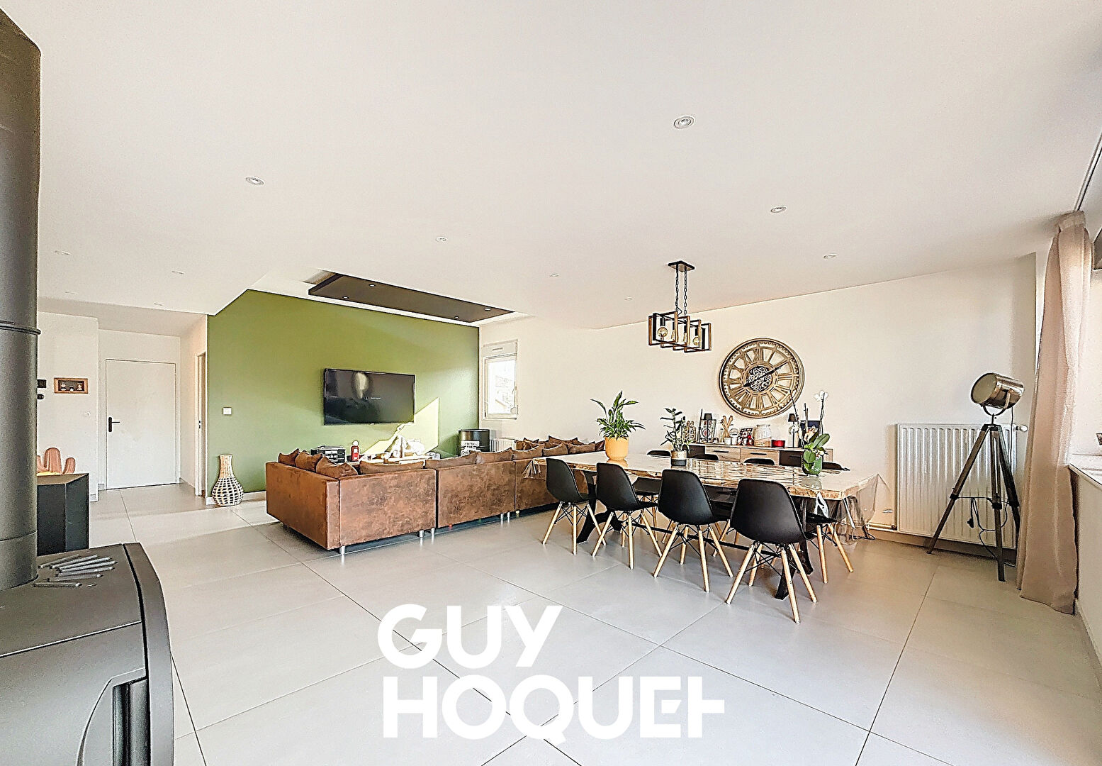 Maison Ancienne Rénovée 3 chambres + Piscine et terrain de 459 m² environ - 01750 REPLONGES