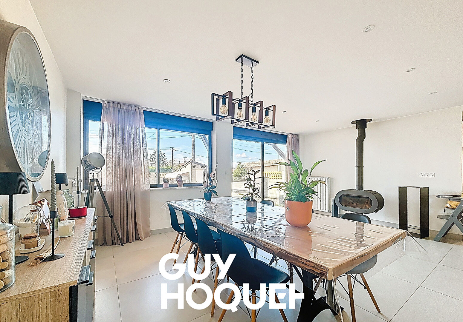 Maison Ancienne Rénovée 3 chambres + Piscine et terrain de 459 m² environ - 01750 REPLONGES