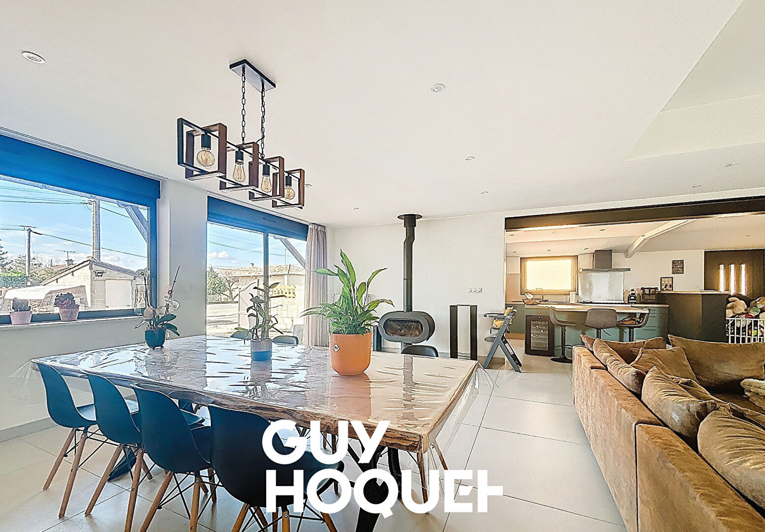 Maison Ancienne Rénovée 3 chambres + Piscine et terrain de 459 m² environ - 01750 REPLONGES