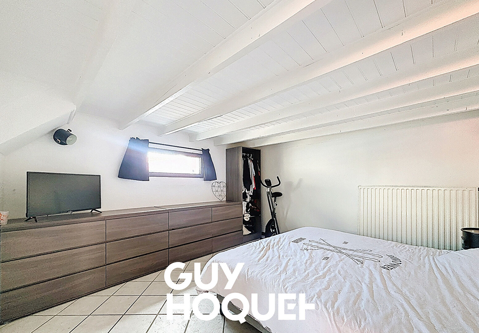 Maison Ancienne Rénovée 3 chambres + Piscine et terrain de 459 m² environ - 01750 REPLONGES