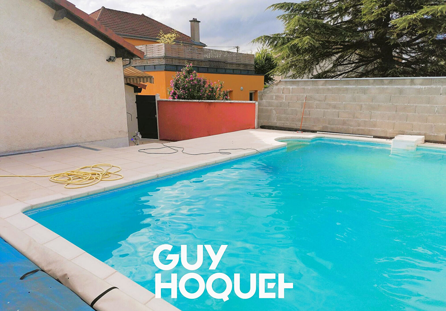 Maison Ancienne Rénovée 3 chambres + Piscine et terrain de 459 m² environ - 01750 REPLONGES