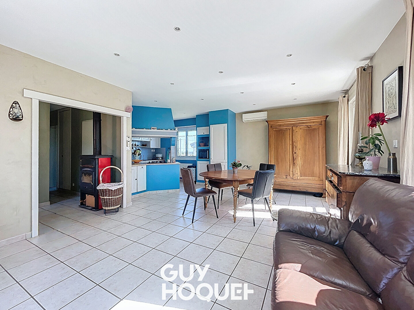 Maison sur Sous-Sol complet 5 Chambres + Dépendances et terrain de 1100 m² environ