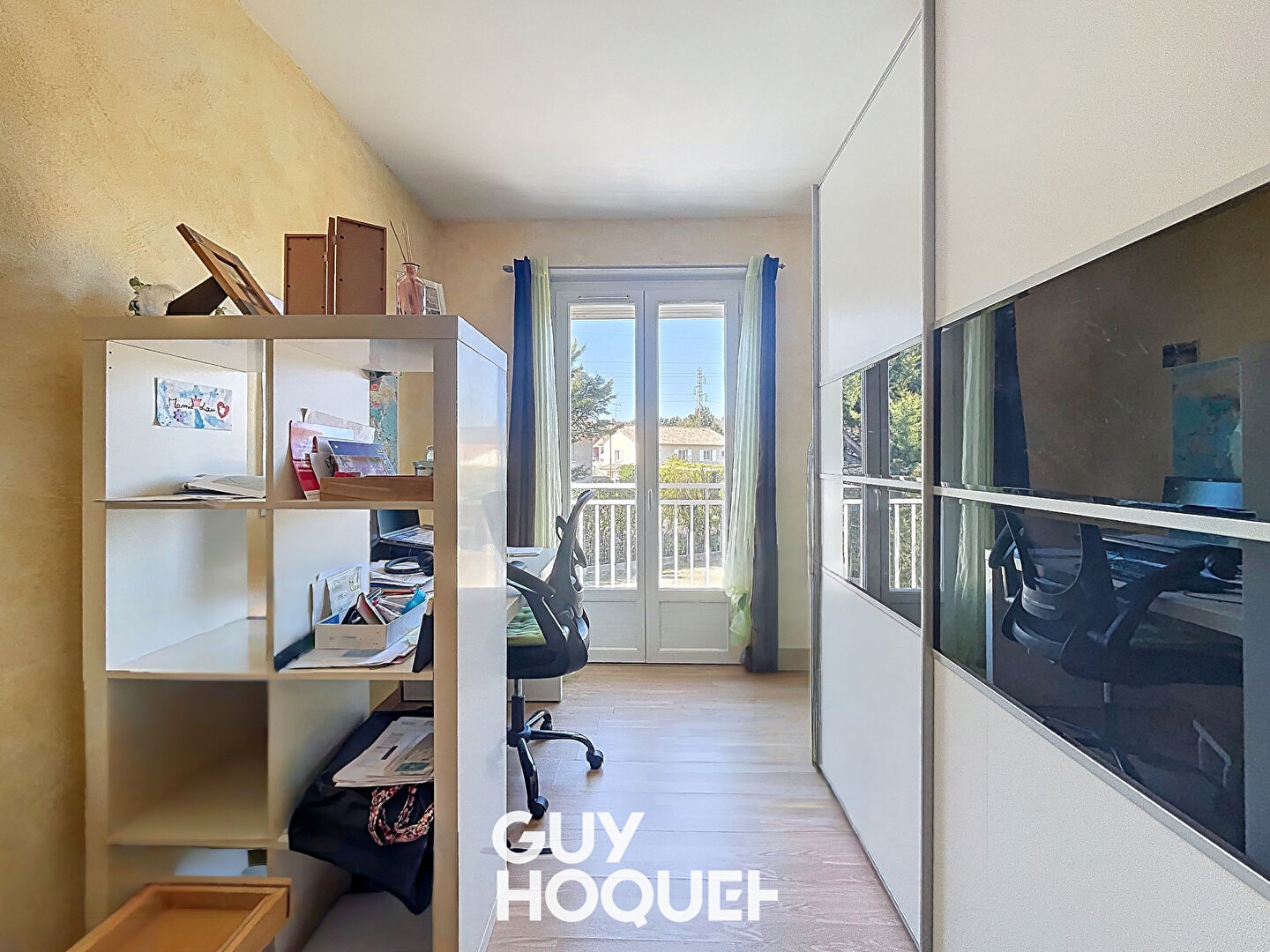 Maison sur Sous-Sol complet 5 Chambres + Dépendances et terrain de 1100 m² environ