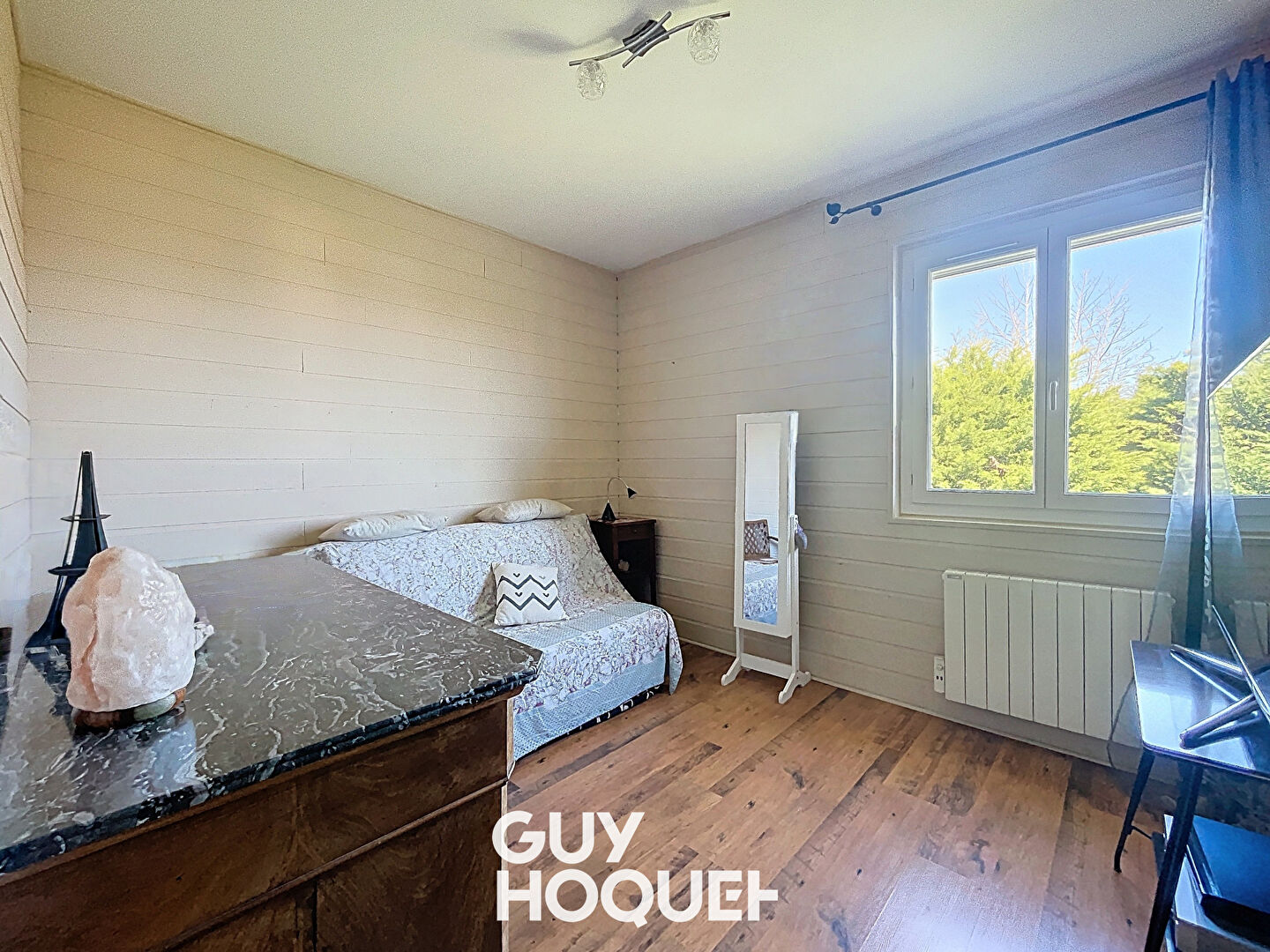 Maison sur Sous-Sol complet 5 Chambres + Dépendances et terrain de 1100 m² environ