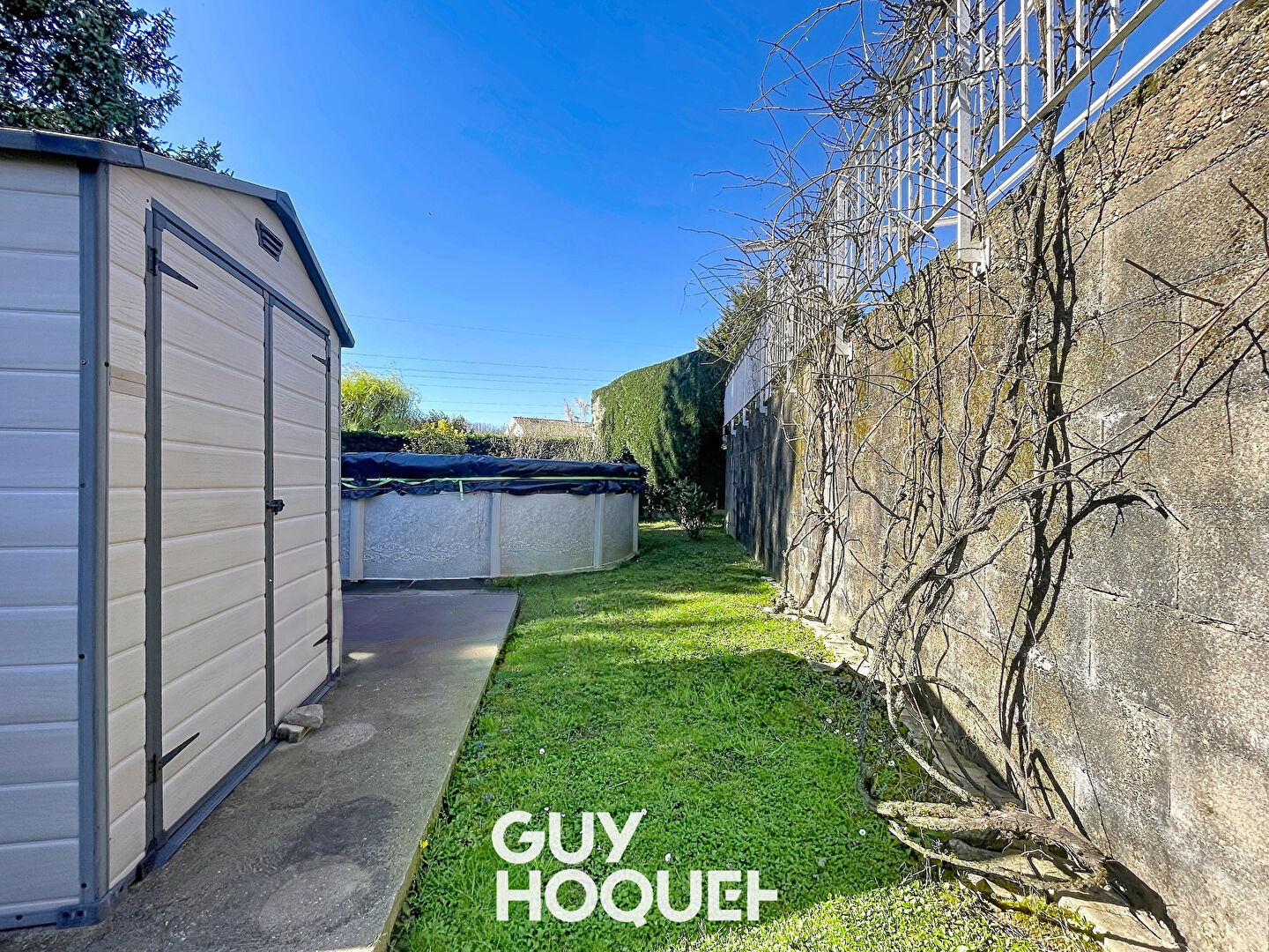 Maison sur Sous-Sol complet 5 Chambres + Dépendances et terrain de 1100 m² environ