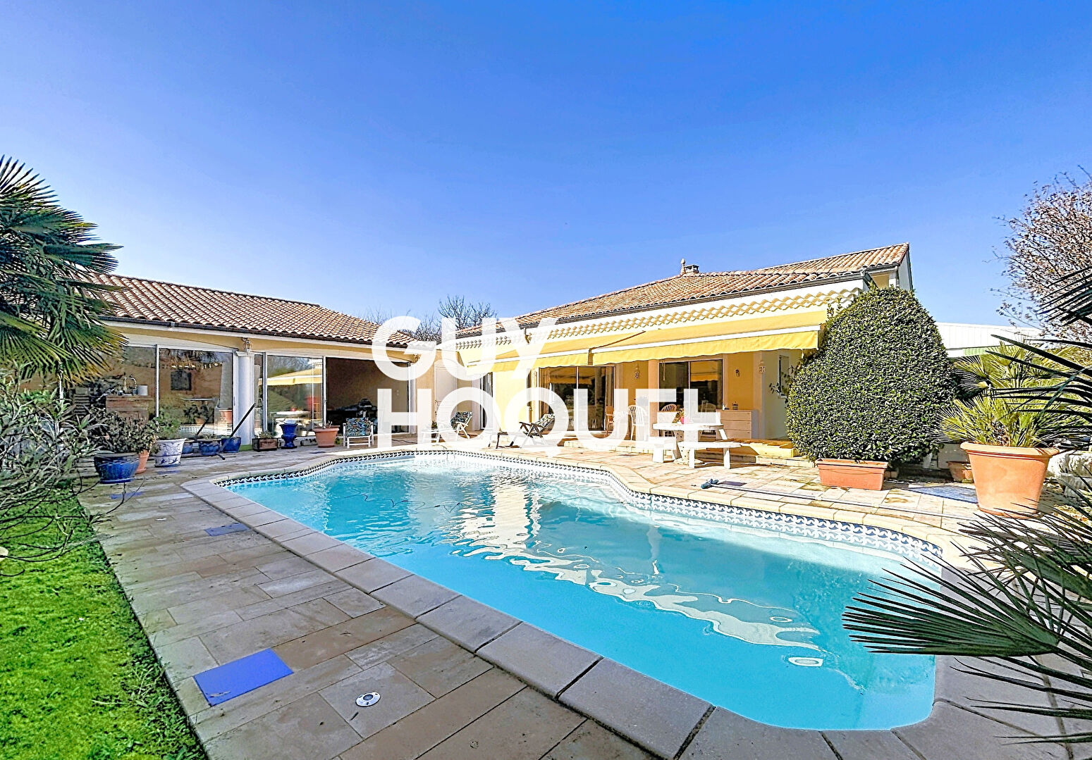 Villa d'Architecte 4 Chambres + Investissement locatif et terrain de 2238 m² environ - 71000 SANCE