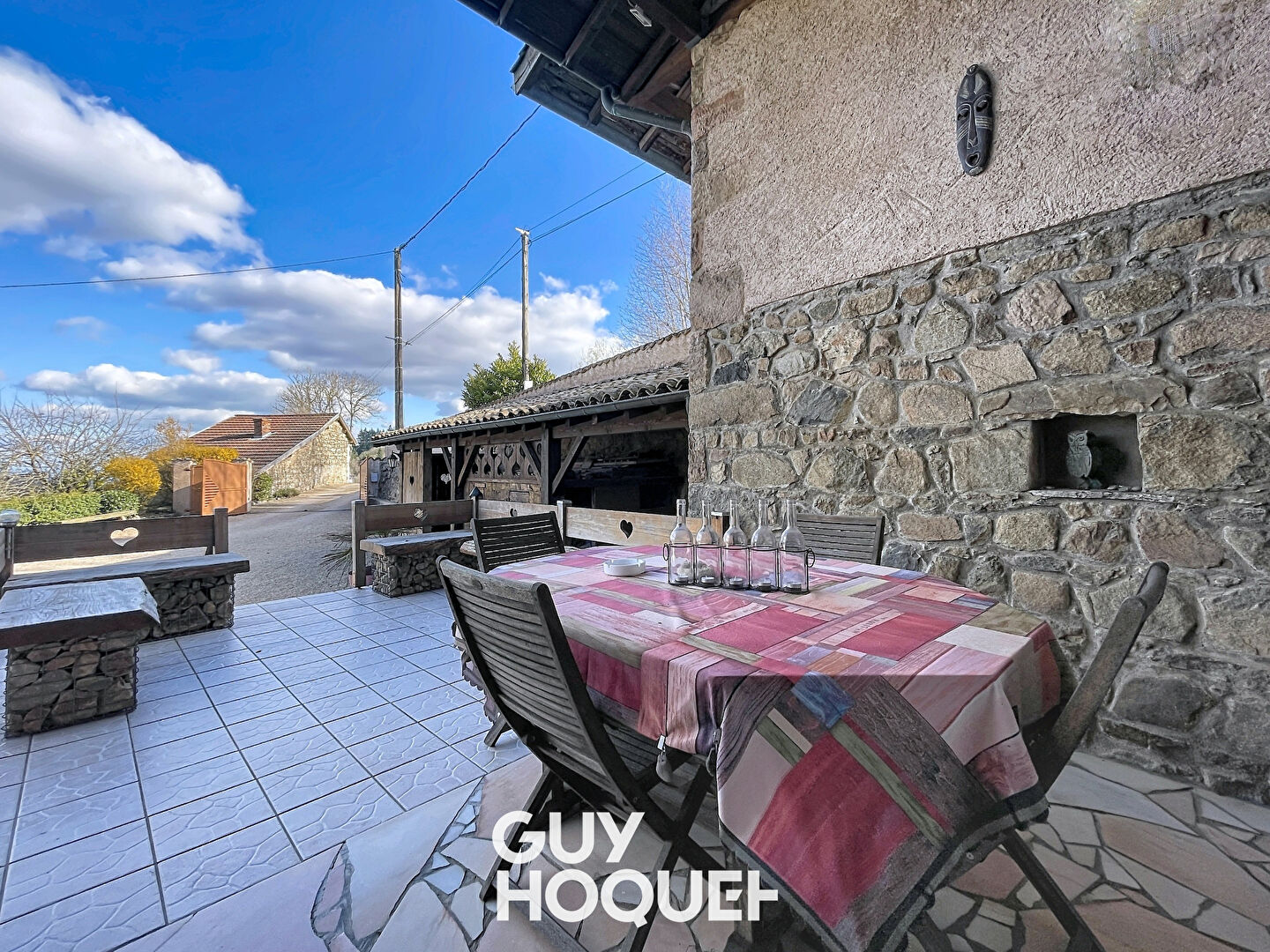 Maison Ancienne Rénovée 4 Chs avec Dépendances et terrain de 12 107 m² environ - 69820 VAUXRENARD