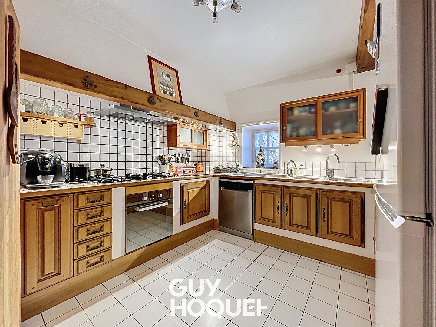Maison Ancienne Rénovée 4 Chs avec Dépendances et terrain de 12 107 m² environ - 69820 VAUXRENARD
