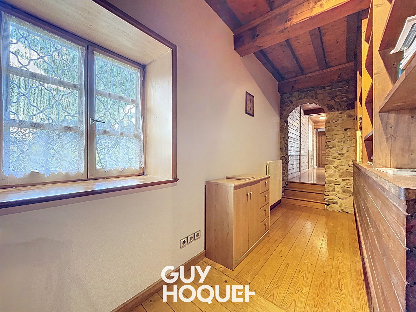 Maison Ancienne Rénovée 4 Chs avec Dépendances et terrain de 12 107 m² environ - 69820 VAUXRENARD