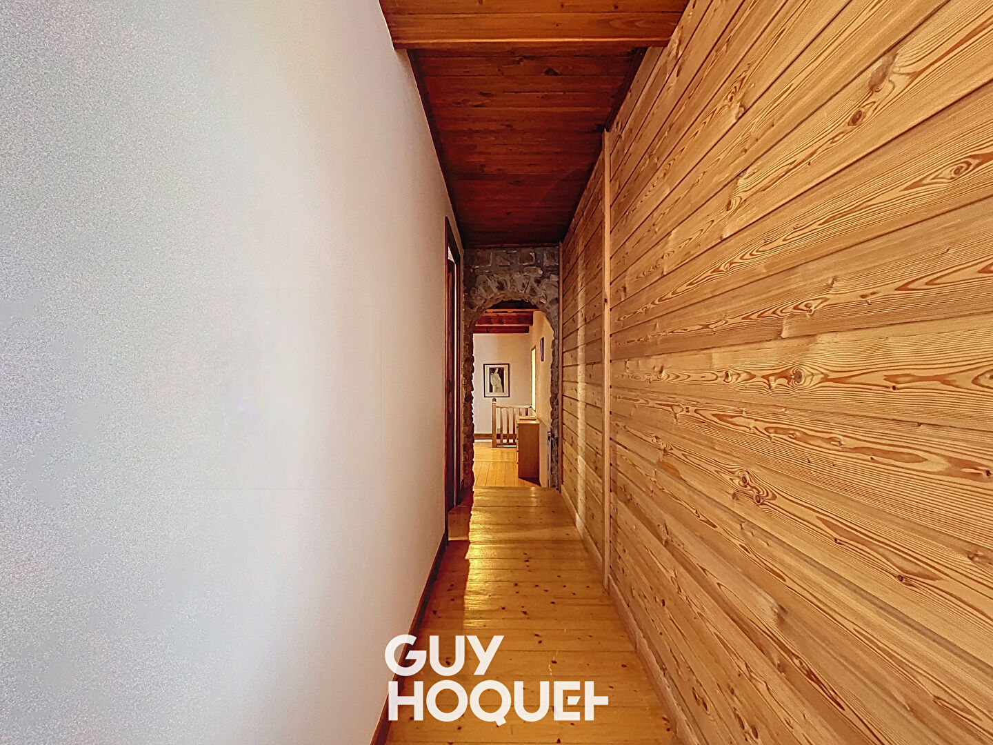 Maison Ancienne Rénovée 4 Chs avec Dépendances et terrain de 12 107 m² environ - 69820 VAUXRENARD