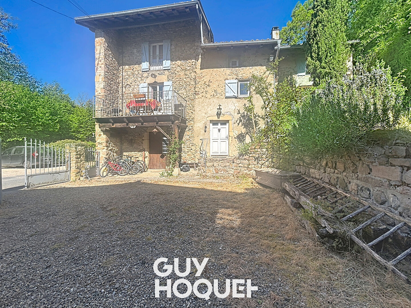 Maison + Gîte avec Vaste terrain - 69840 EMERINGES