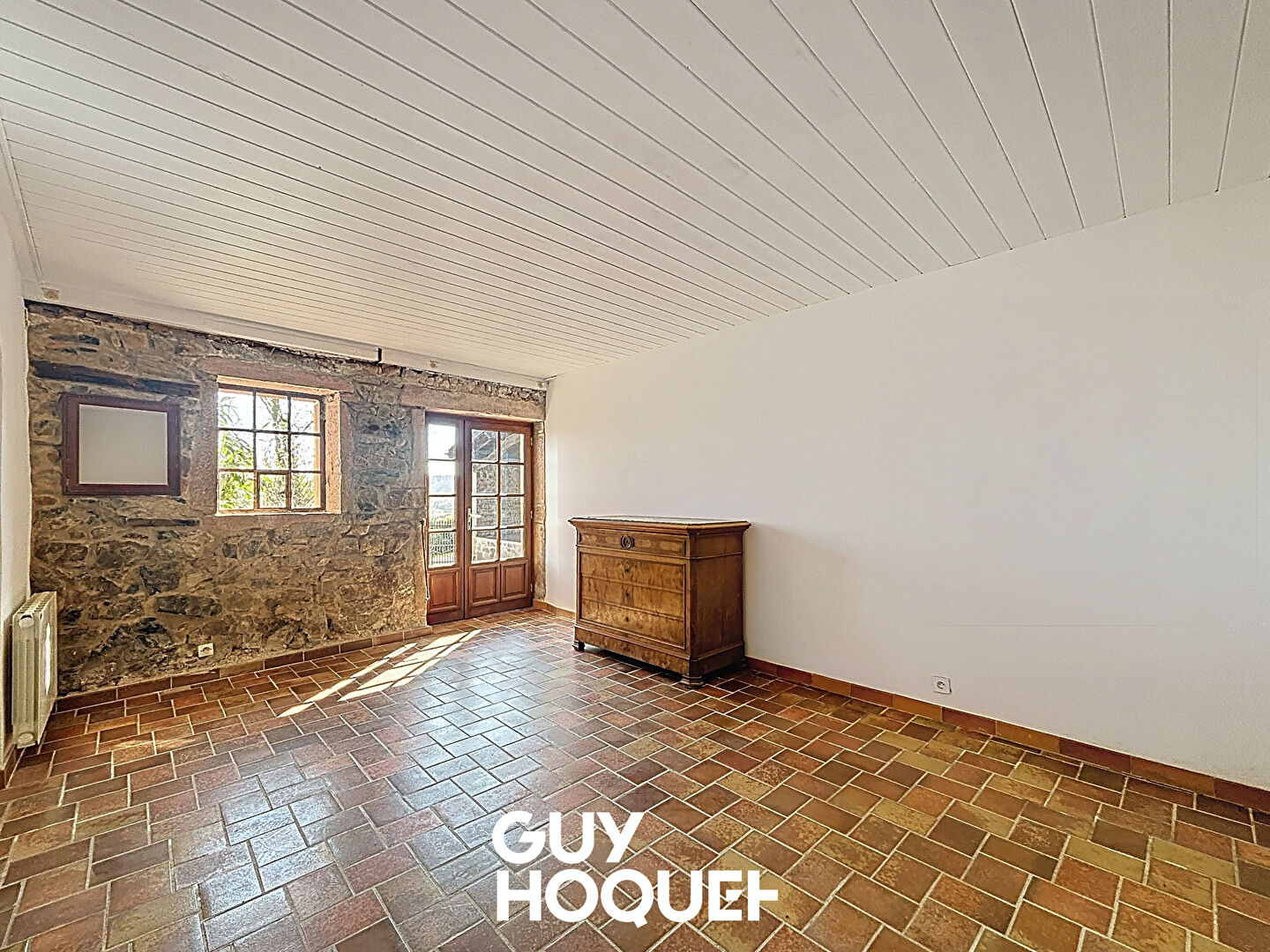 Charmante Maison en Pierre Rénovée de 186m2 avec Vue Imprenable - 71570 PRUZILLY