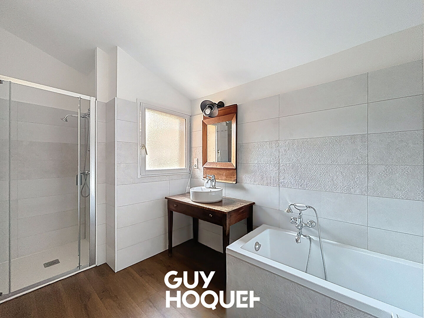 Charmante Maison en Pierre Rénovée de 186m2 avec Vue Imprenable - 71570 PRUZILLY