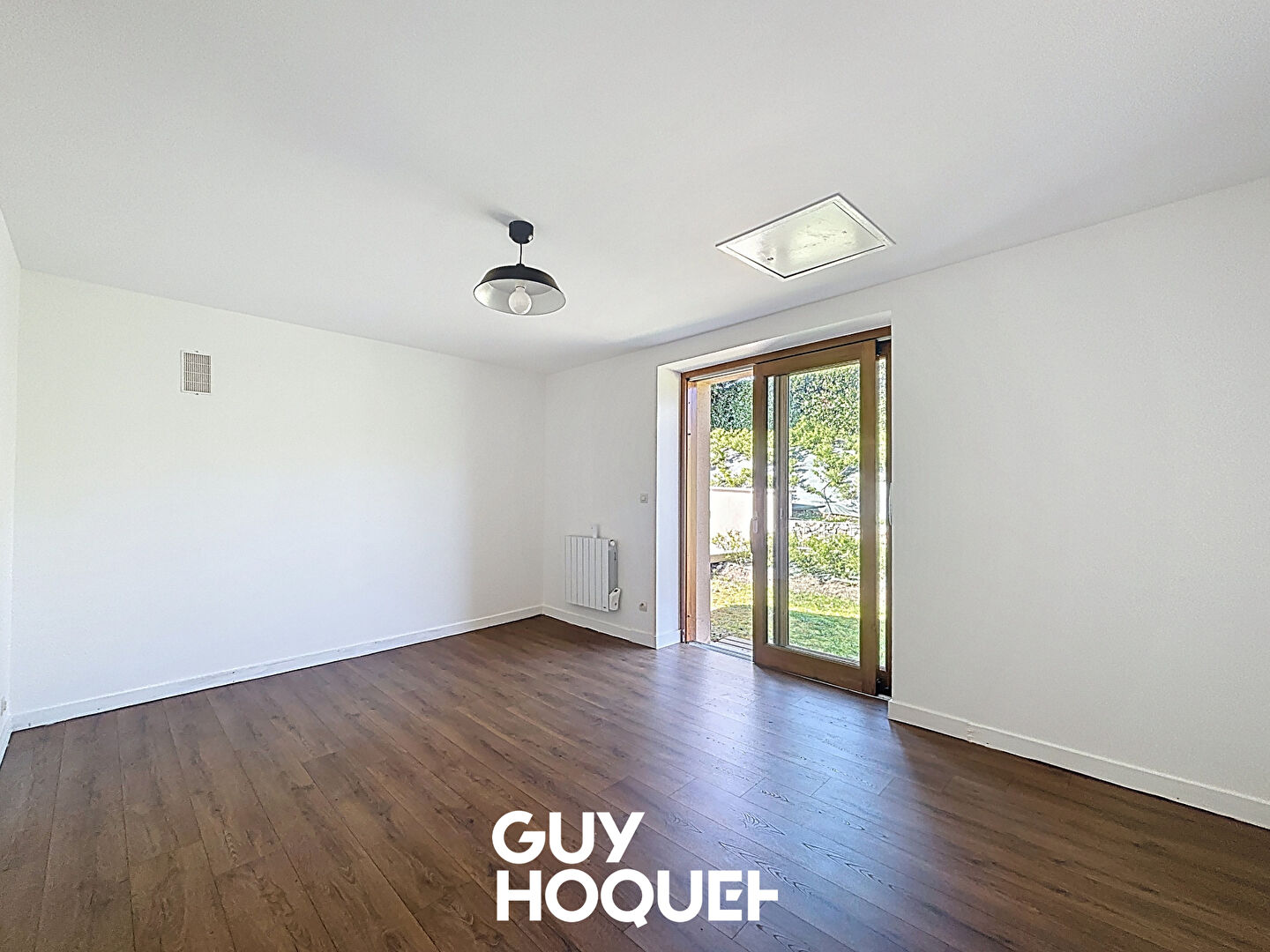 Charmante Maison en Pierre Rénovée de 186m2 avec Vue Imprenable - 71570 PRUZILLY