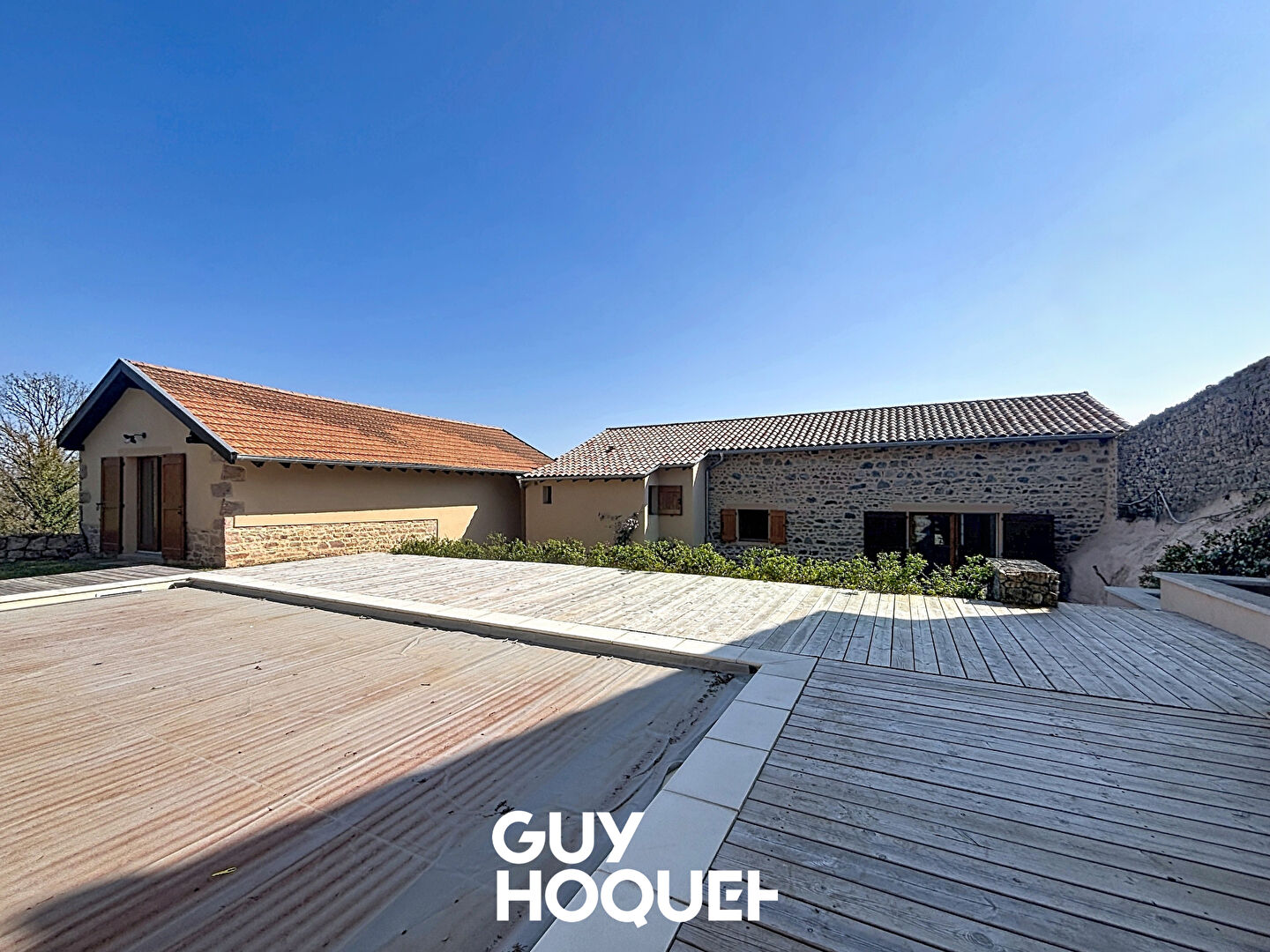 Charmante Maison en Pierre Rénovée de 186m2 avec Vue Imprenable - 71570 PRUZILLY