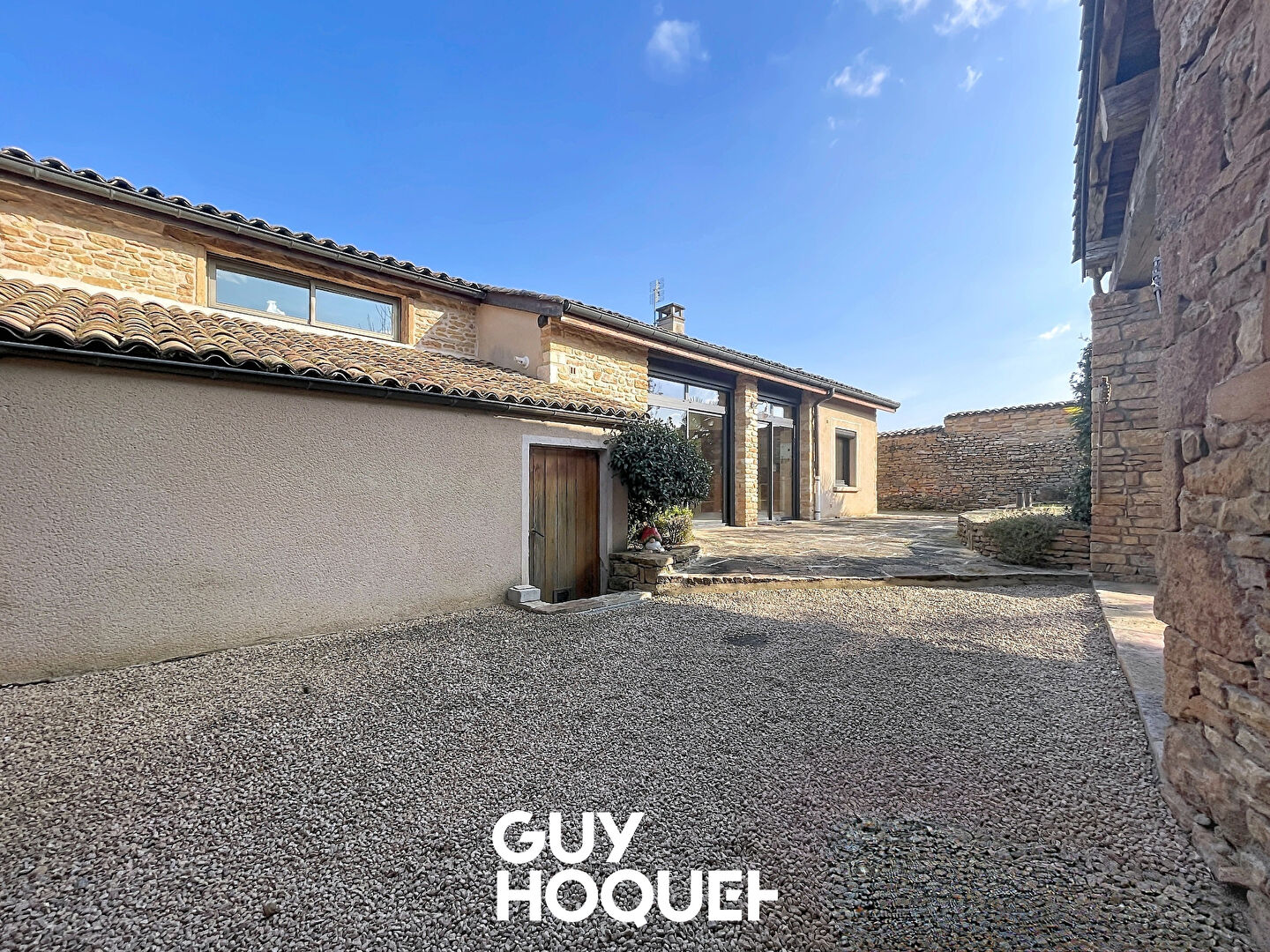 Maison Vinzelles 6 pièce(s) 215 m2