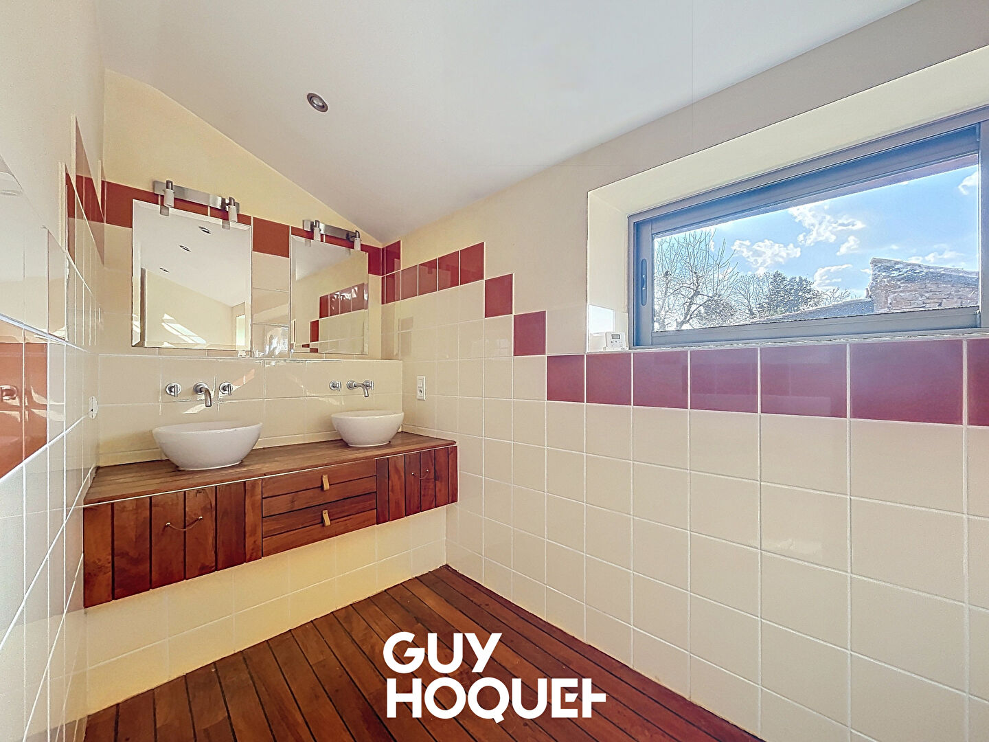 Maison Vinzelles 6 pièce(s) 215 m2