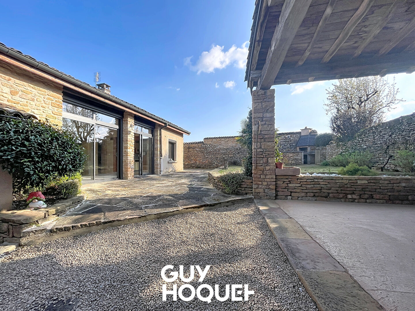 Maison Vinzelles 6 pièce(s) 215 m2