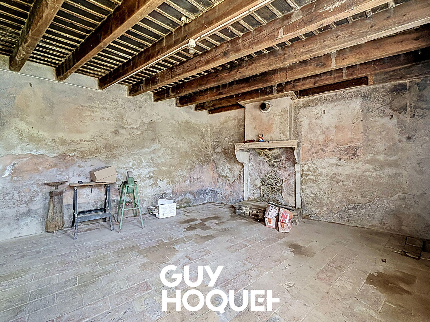 Maison Ancienne à Rénover de 110 m² hors Dépendances - 69840 JULLIE