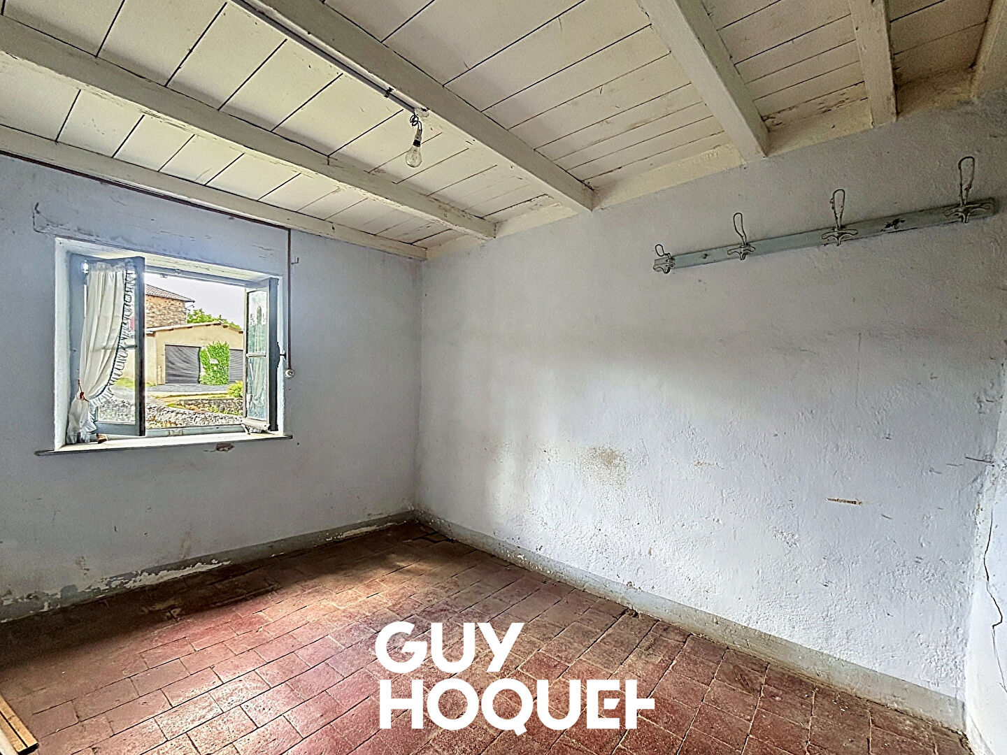 Maison Ancienne à Rénover de 110 m² hors Dépendances - 69840 JULLIE
