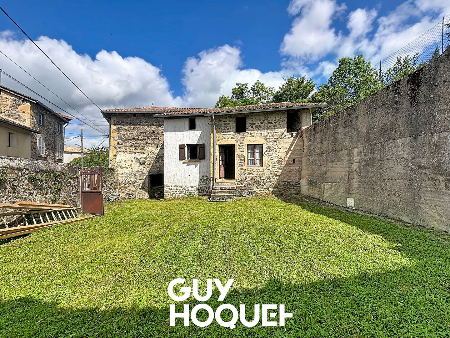 Maison Ancienne à Rénover de 110 m² hors Dépendances - 69840 JULLIE