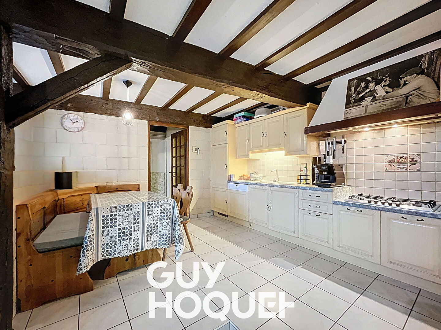 Maison ancienne rénovée + 3 Chambres  +  Dépendances - 01290 CROTTET