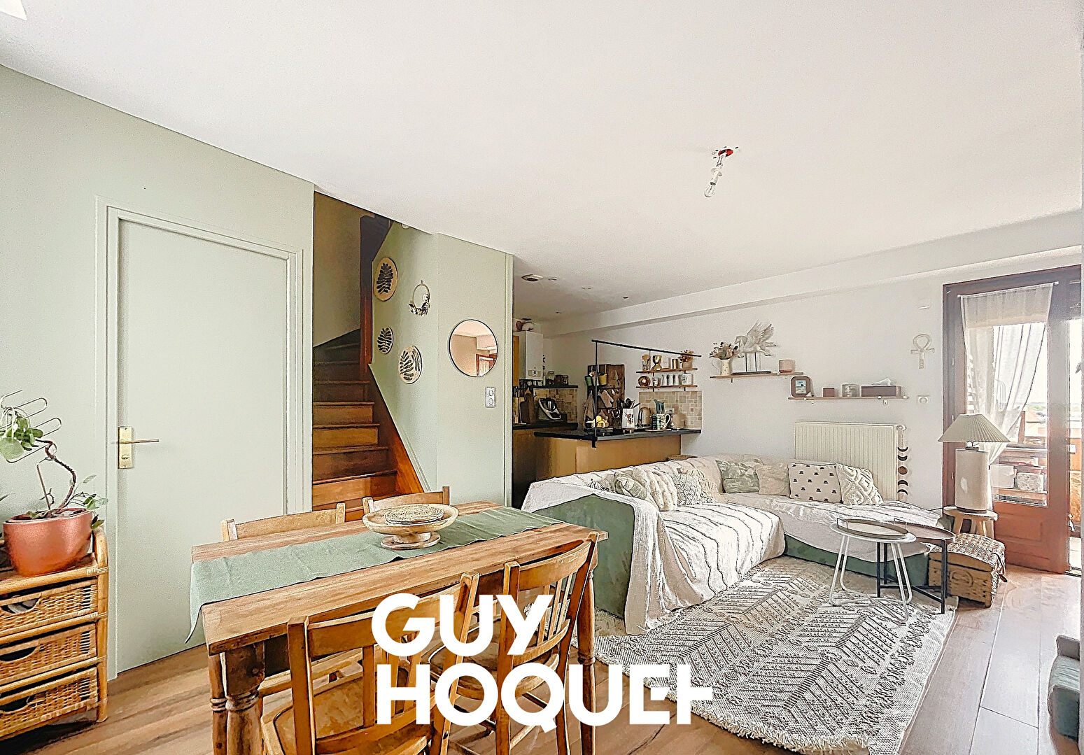 Appartement Type 3 en Duplex avec Terrasse + 2 Places de stationnement privatives - 71000 MACON
