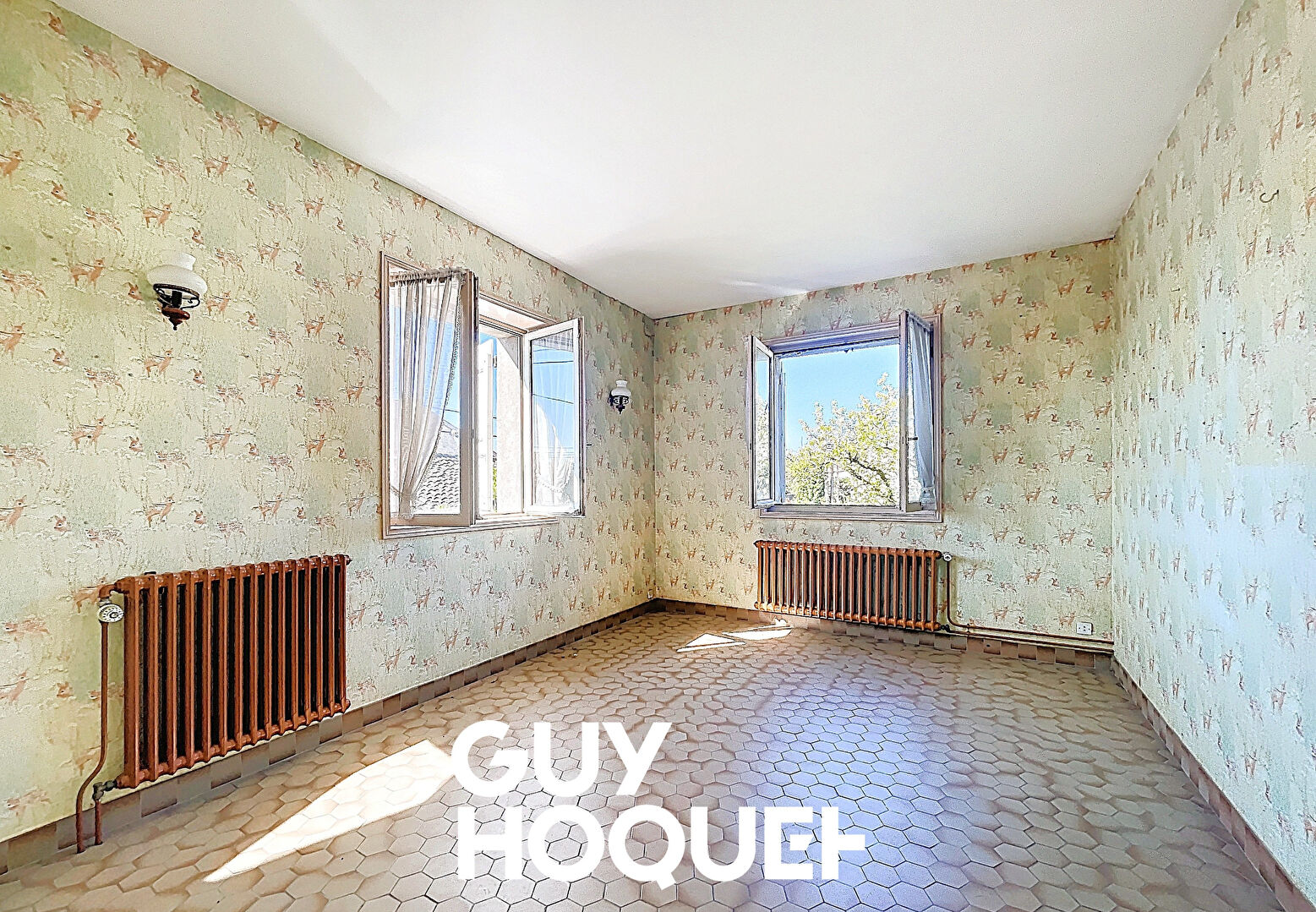 Maison Ancienne à Rénover 4 Chs + Dépendances et terrain de 1039 m² environ - 71570 LA CHAPELLE DE GUINCHAY