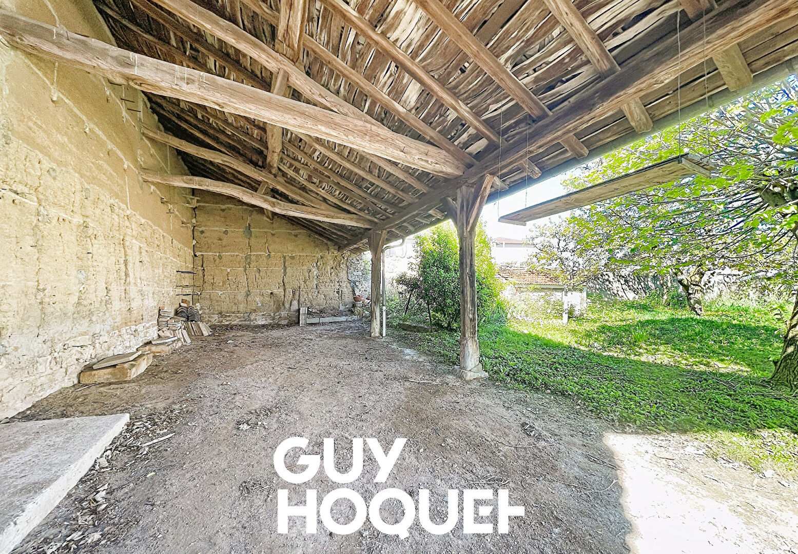 Maison Ancienne à Rénover 4 Chs + Dépendances et terrain de 1039 m² environ - 71570 LA CHAPELLE DE GUINCHAY